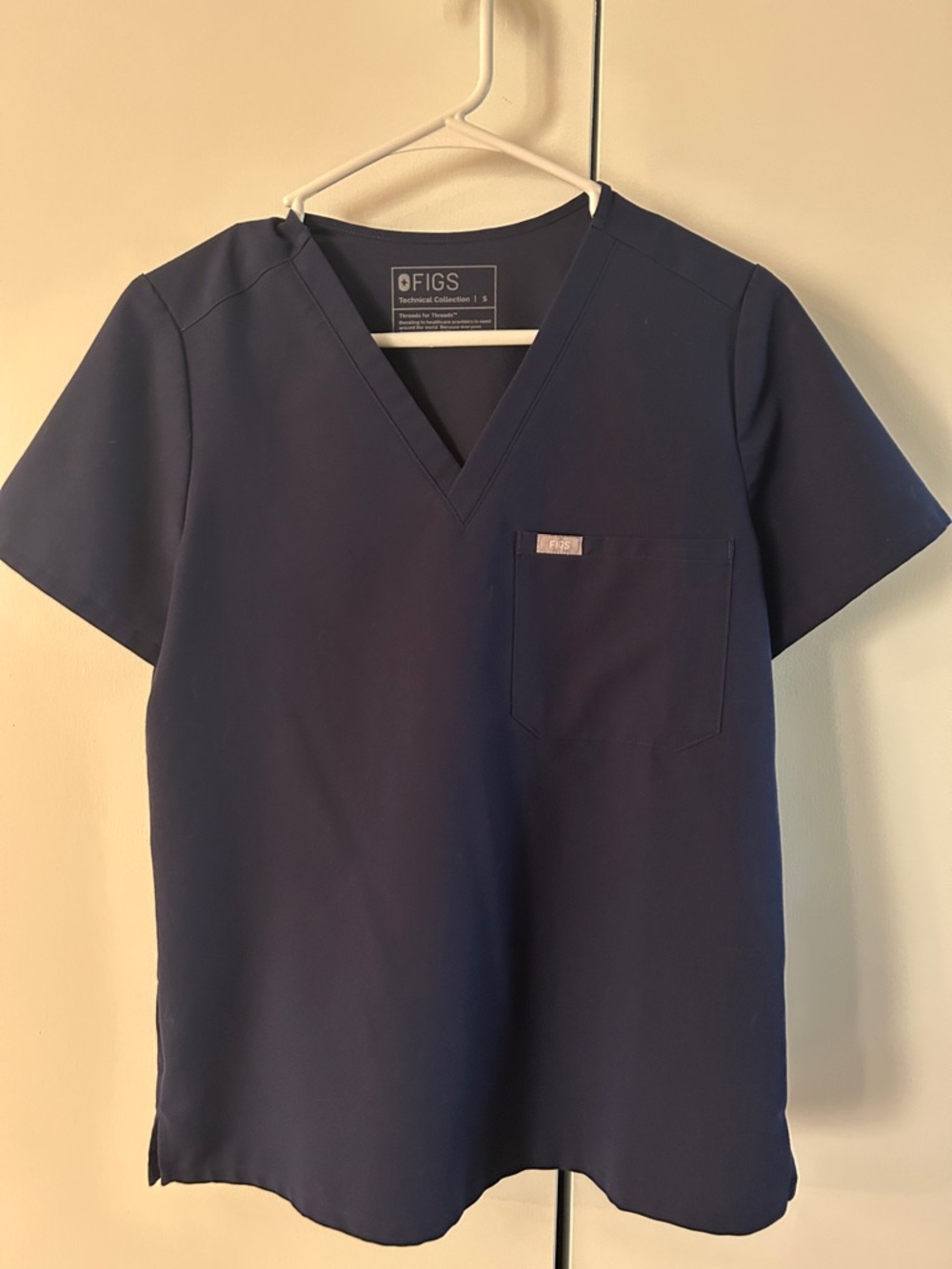 Figs Navy Classic Catarina One Pocket V-Neck Scrub Top